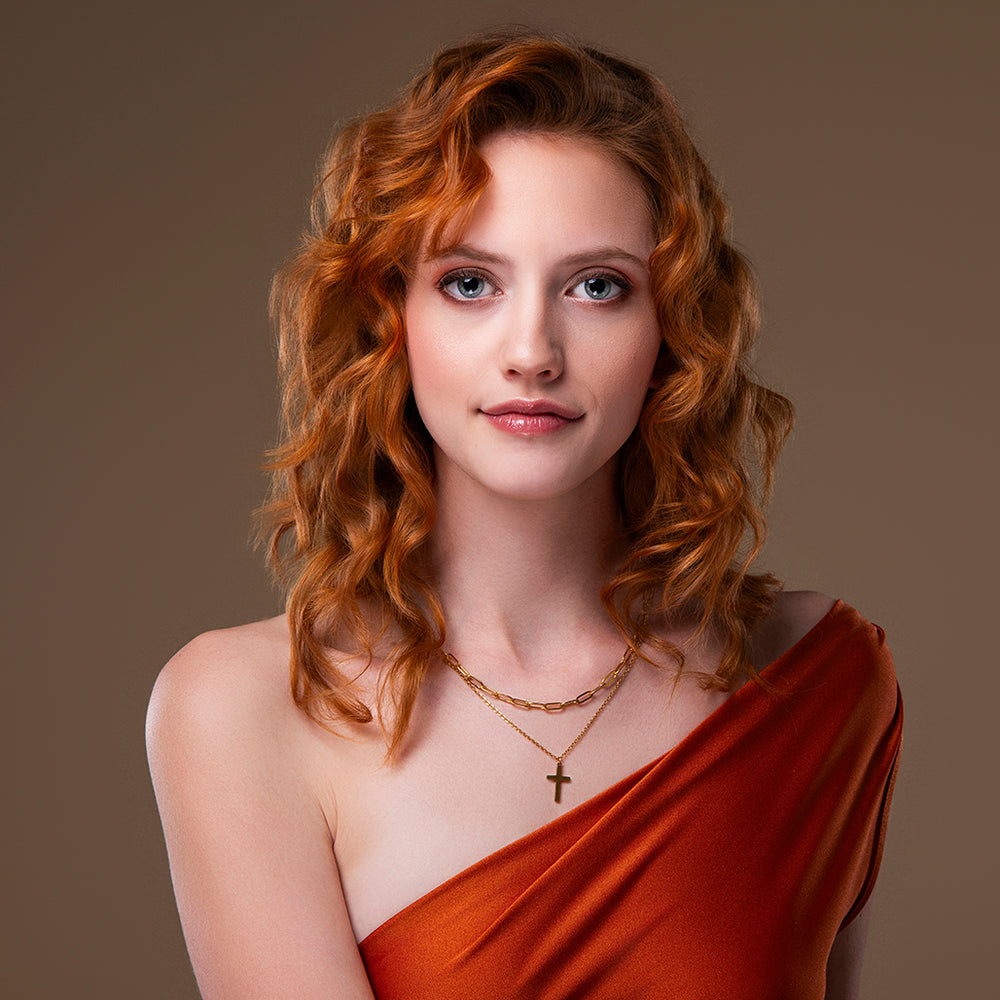Dubbele gouden ketting dames met kruis hanger en schakelketting – Grace cross van Amberz
