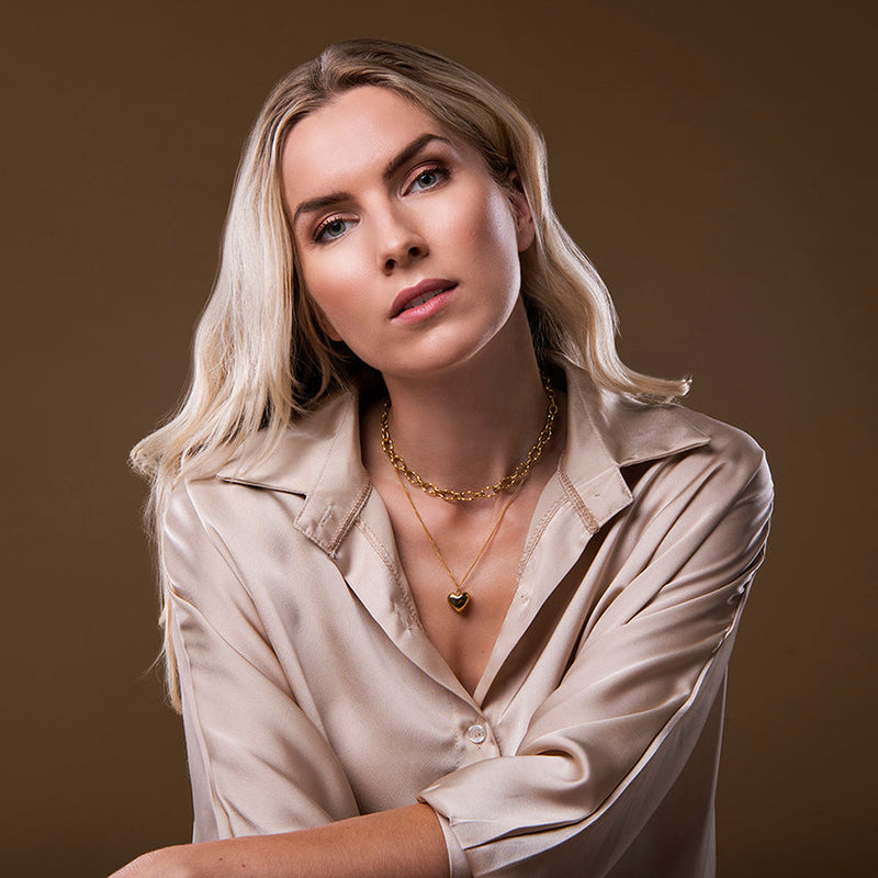 De trend van dit moment: de gouden statement ketting | Amberz