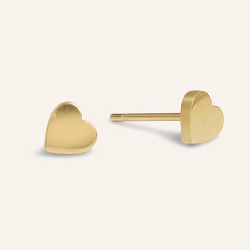 amberz gouden hartjes oorbellen – minimalistische studs van roestvrij staal, hypoallergeen en waterproof