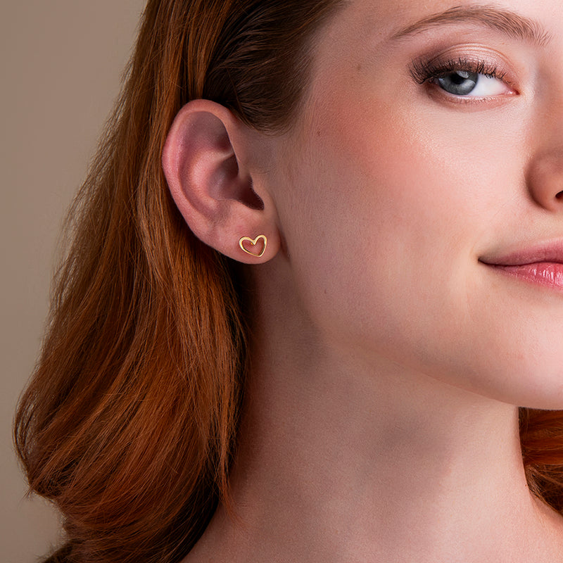 amberz gouden open hart oorbellen – minimalistische hypoallergene sieraden van verguld staal, symbool van liefde en zelfliefde