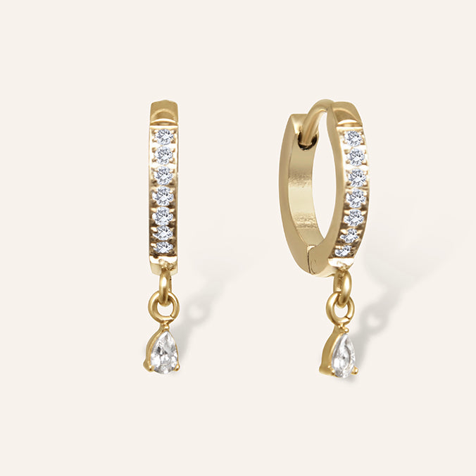 amberz gouden oorringen met zirkonia steentjes en druppel hanger – elegante huggie oorbellen, waterproof en hypoallergeen