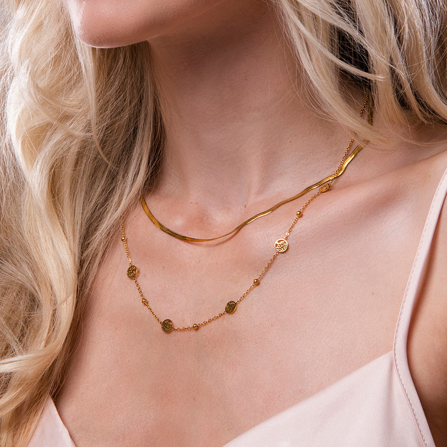 Gouden dubbele ketting met boom des levens symbool en snake chain – Estrel van Amberz.