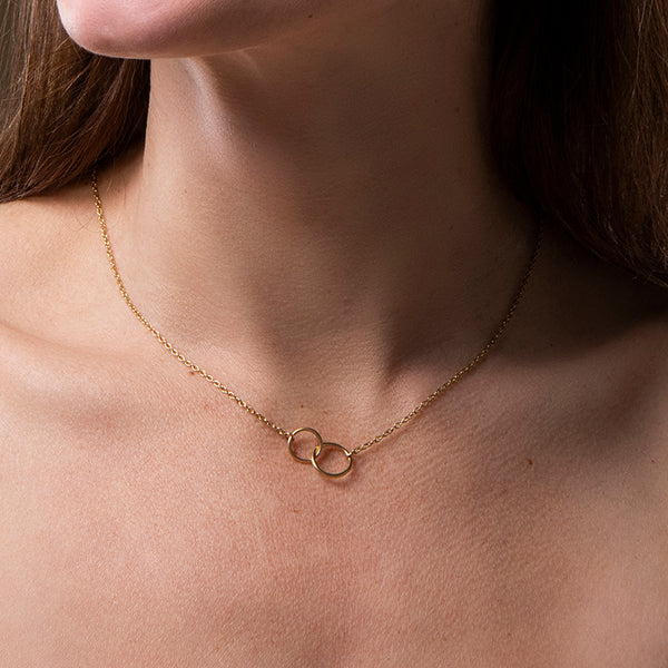 Gouden ketting met verbonden cirkels – ketting Infinity Sis van Amberz.