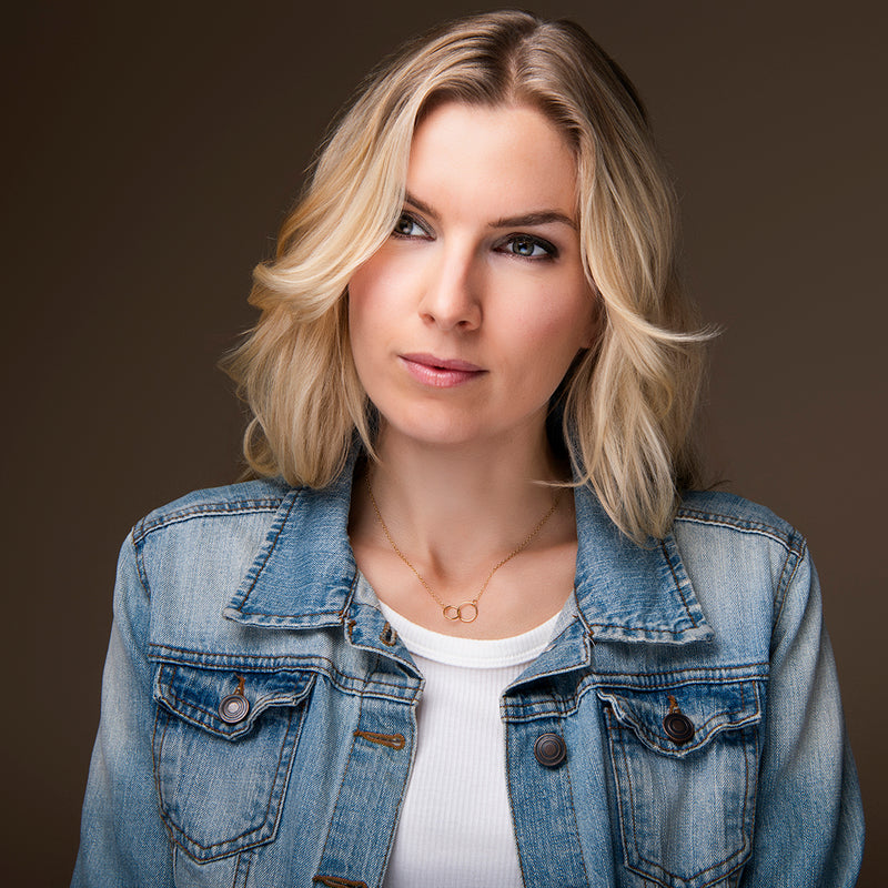 Gouden ketting met verbonden cirkels – ketting Infinity Sis van Amberz.