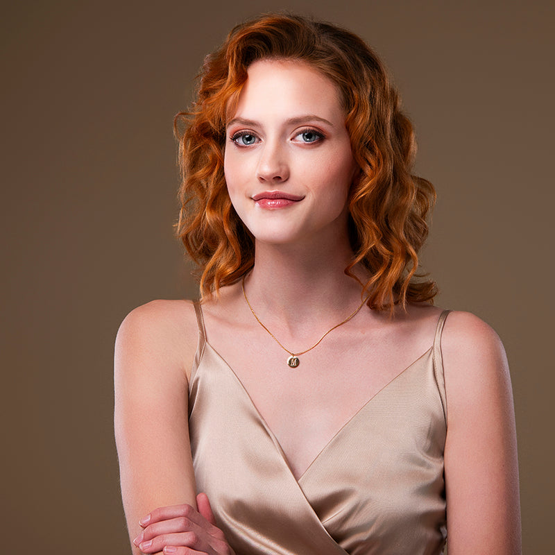Gouden ketting met initiaal hanger – kies jouw eigen letter bij Amberz.