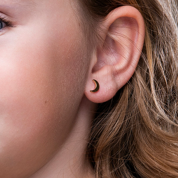 Gouden kinderoorbellen halve maan – Mini Luna van Amberz