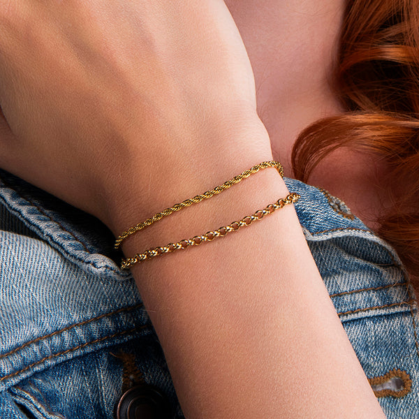 twee gouden armbanden set met fijne en robuuste schakels – waterproof en verkleurt niet