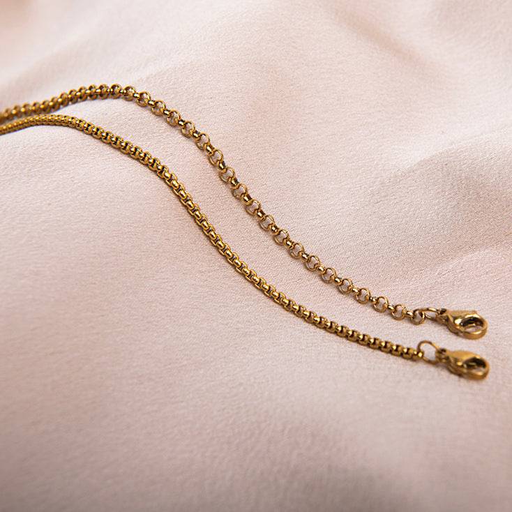 twee gouden armbanden set met fijne en robuuste schakels – waterproof en verkleurt niet