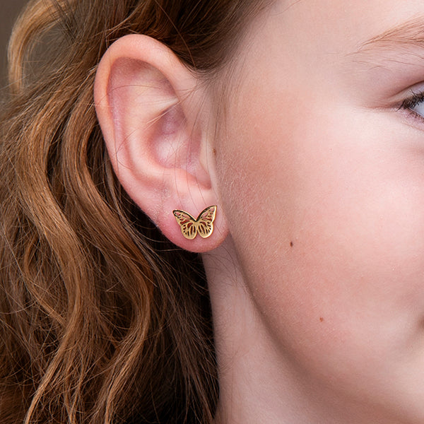 Gouden vlinder kinderoorbellen – Butterbelle van Amberz