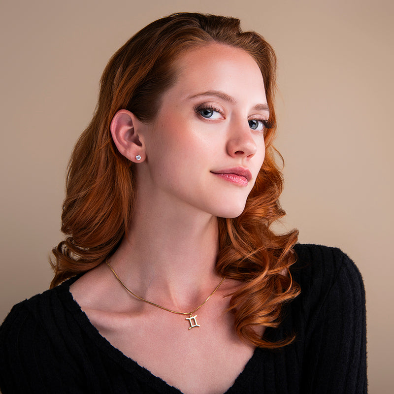 minimalistische gouden ketting met tweelingen sterrenbeeld hanger – zodiac ketting enkel