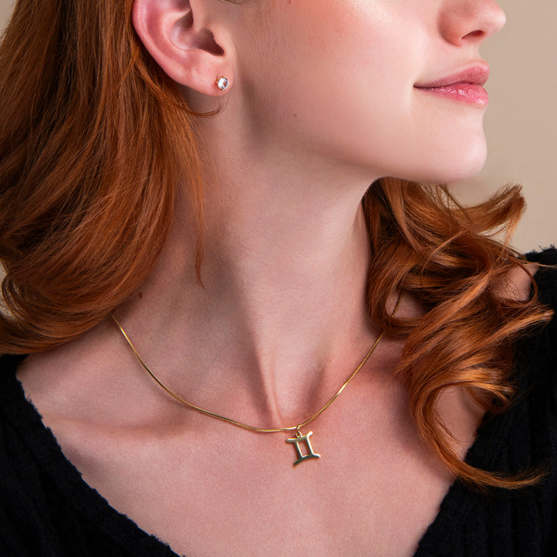 minimalistische gouden ketting met tweelingen sterrenbeeld hanger – zodiac ketting enkel