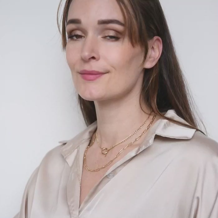 Gouden ketting met brede schakels en toggle sluiting – Evy van Amberz.
